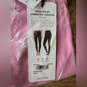NWT Large ALO high waist leggings!